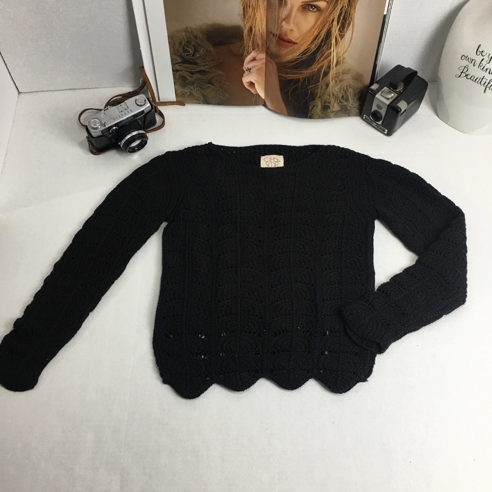 Black Open Knit Scalloped Hem Sweater | Cottagecore Coastal Minimalist · Cha Sor - Picture 4 of 11